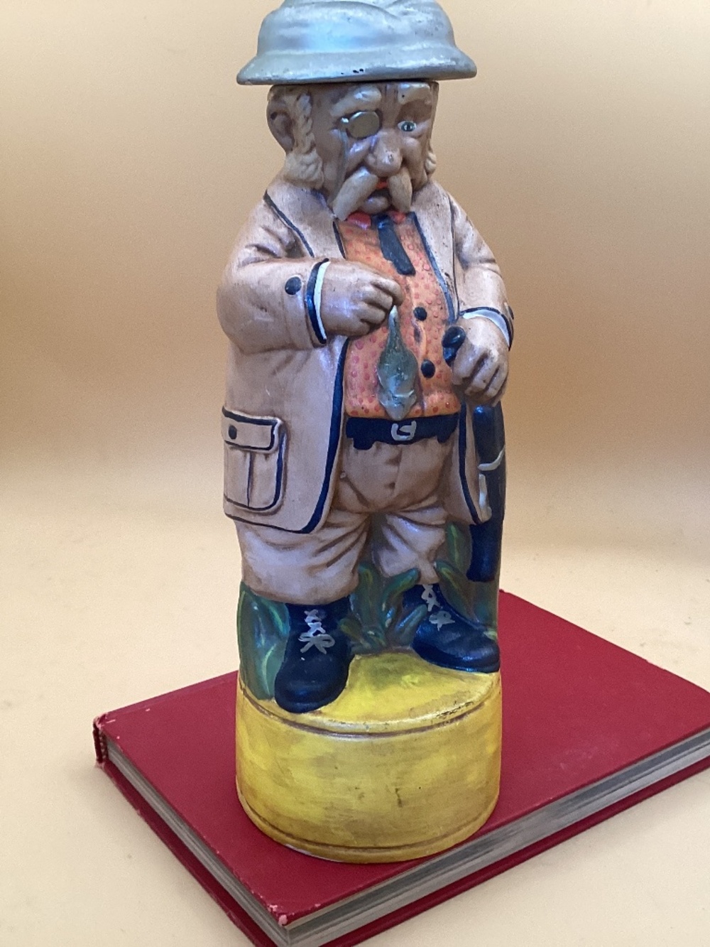 Mighty Hunter vintage decanter